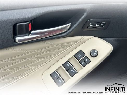 Used 2019 Toyota Avalon Limited image 23