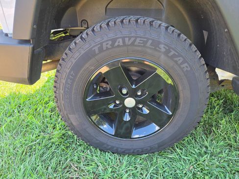 Used 2015 Jeep Wrangler Sport w/ Quick Order Package 24S AWD/4WD image 23