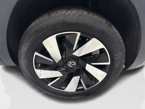 Used 2025 Volkswagen Atlas Cross Sport SE AWD/4WD image 87