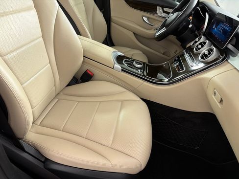 Used 2019 Mercedes-Benz C 300 Sedan image 23