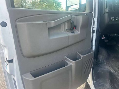 Used 2022 Chevrolet Express 2500 Extended w/ Driver Convenience Package RWD image 10