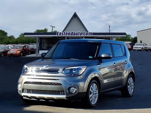 Used 2018 Kia Soul + image 1