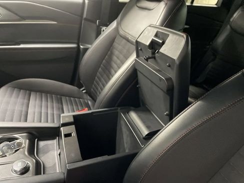 Used 2025 Ford Explorer ST-Line AWD/4WD image 21