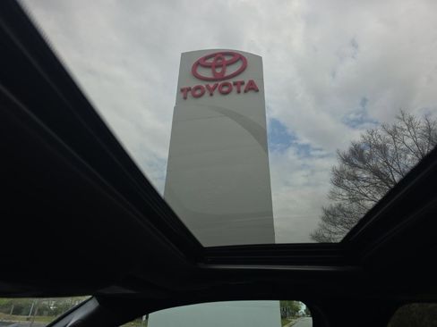 Used 2024 Toyota Tacoma Limited image 30