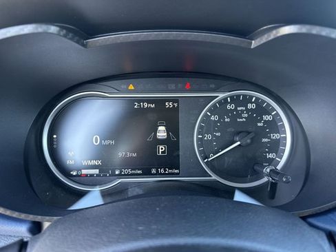 New 2025 Nissan Versa SV w/ Trunk Package FWD image 18