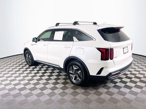 Used 2022 Kia Sorento S FWD image 6