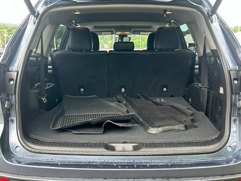 Used 2019 Toyota Highlander XLE AWD/4WD image 13