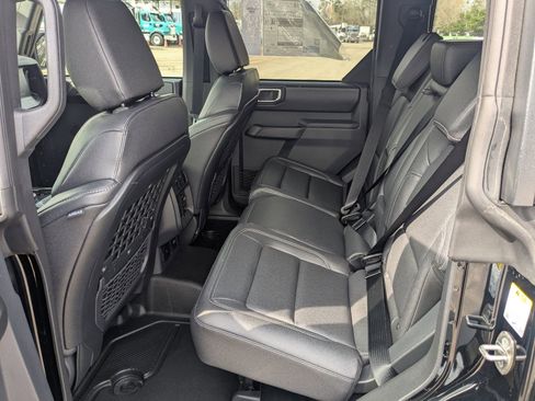 New 2025 Ford Bronco Badlands w/ Sasquatch Package image 13