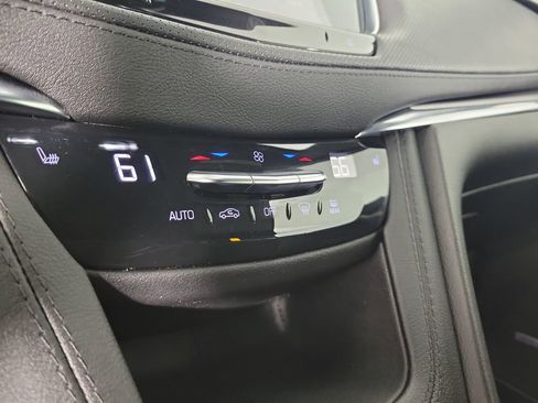 Certified 2024 Cadillac XT5 Luxury FWD image 29