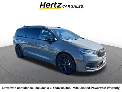 Used 2025 Chrysler Pacifica Limited