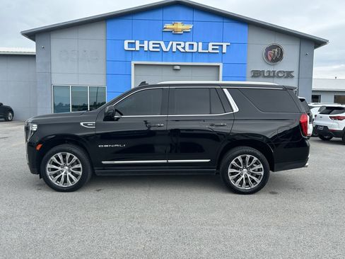 Used 2021 GMC Yukon Denali w/ Denali Premium Package AWD/4WD image 3