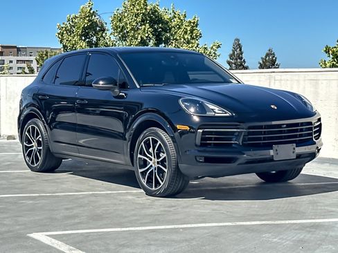 Used 2023 Porsche Cayenne Platinum Edition AWD/4WD image 10