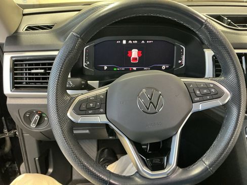 Used 2023 Volkswagen Atlas SEL Premium image 9