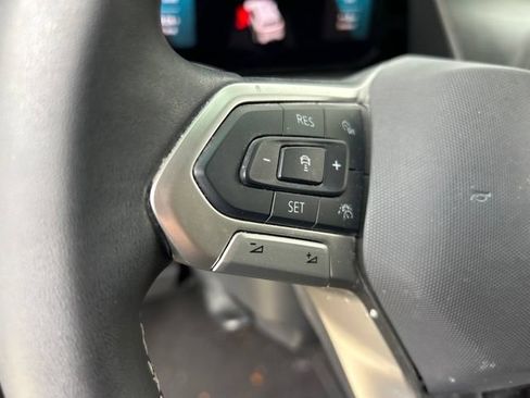 Used 2024 Volkswagen Atlas Cross Sport SE FWD image 28