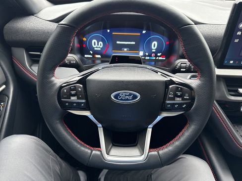 Used 2025 Ford Explorer ST-Line w/ Premium Package image 16