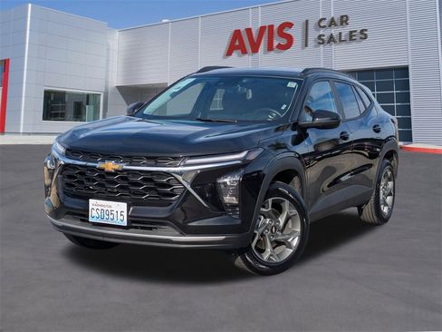 Used 2025 Chevrolet Trax LT w/ LT Convenience Package image 1