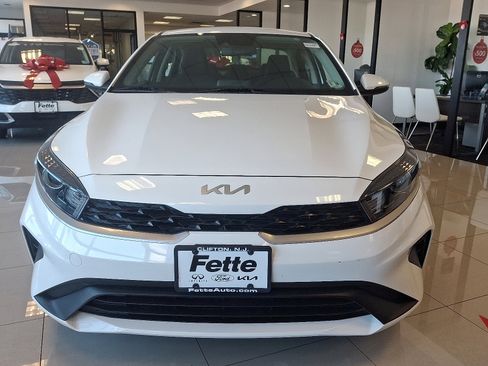 Certified 2023 Kia Forte LXS w/ LXS Technology Package image 2