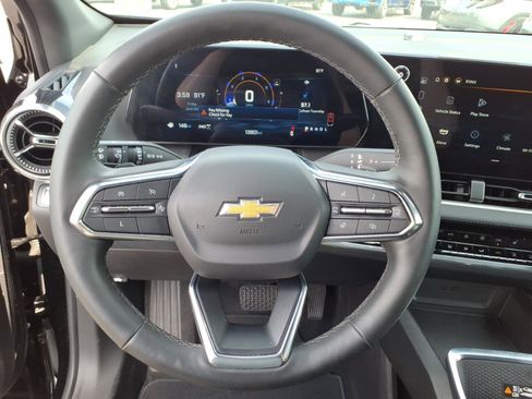 Used 2025 Chevrolet Equinox LT w/ Convenience Package II AWD/4WD image 17