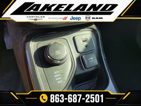 Used 2018 Jeep Compass Limited w/ Navigation Group AWD/4WD image 23