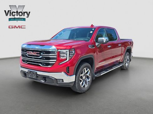 Used 2025 GMC Sierra 1500 SLT w/ SLT Premium Plus Package AWD/4WD image 3