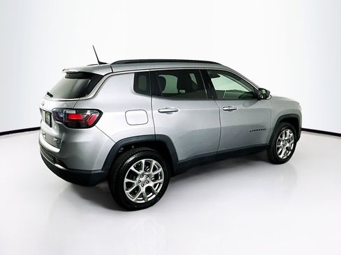 Used 2022 Jeep Compass Latitude w/ Sun and Sound Group image 10