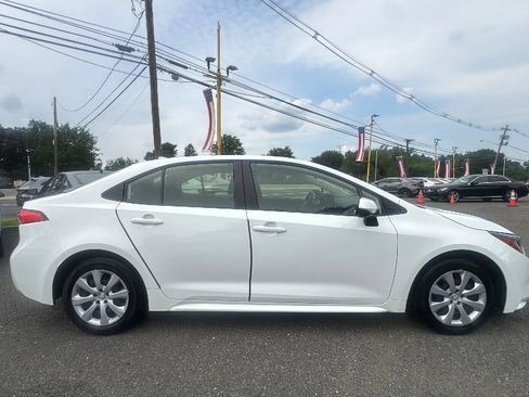Used 2023 Toyota Corolla LE FWD image 4