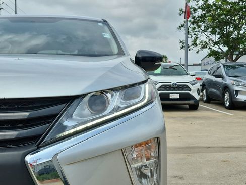 Used 2020 Mitsubishi Eclipse Cross LE FWD image 27