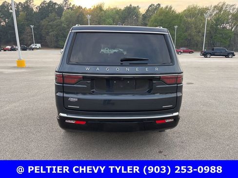 Used 2023 Jeep Wagoneer Series III w/ Premium Group I image 6