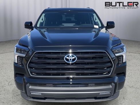 Used 2024 Toyota Sequoia SR5 w/ SR5 Premium Package RWD image 8