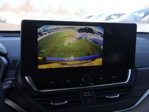 Certified 2023 Nissan Altima 2.5 SV w/ SV Premium Package image 17