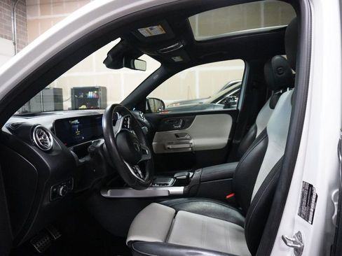 Used 2020 Mercedes-Benz GLB 250 4MATIC image 7