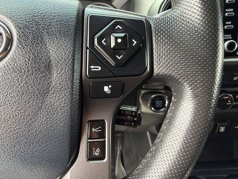 Used 2020 Toyota Tacoma TRD Off-Road w/ Technology Package AWD/4WD image 34
