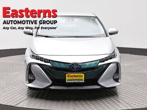 Used 2018 Toyota Prius Prime Advanced FWD image 2
