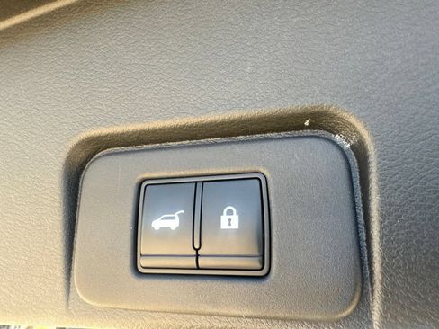 Used 2021 Nissan Rogue SL FWD image 32