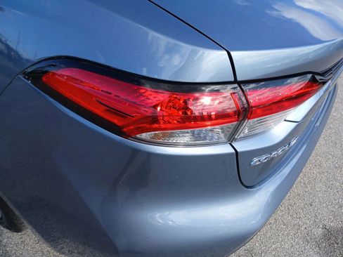 Used 2020 Toyota Corolla LE FWD image 13