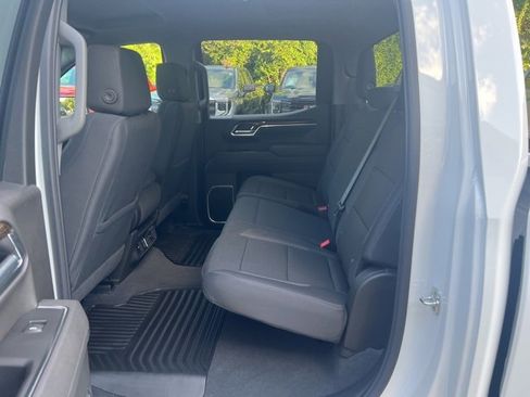 New 2026 GMC Sierra 1500 SLE image 16