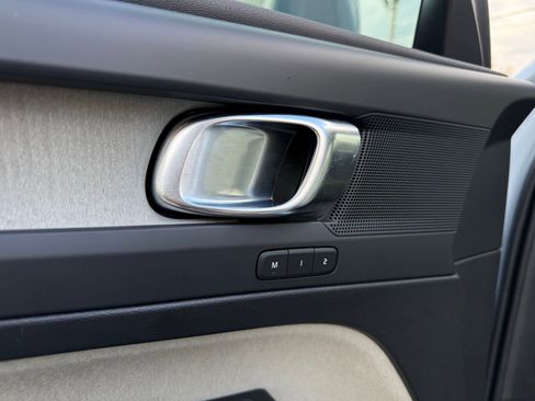 Used 2025 Volvo XC40 B5 Plus w/ Protection Package Premier image 41