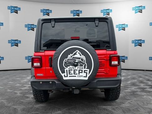 Used 2022 Jeep Wrangler Sport AWD/4WD image 5