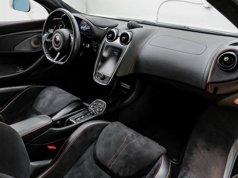 Used 2017 McLaren 570S Coupe image 22