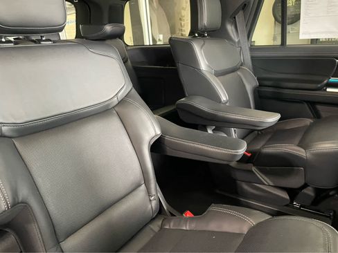 Used 2025 Ford Expedition Platinum w/ Stealth Performance Package AWD/4WD image 44