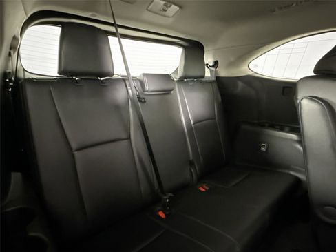 Certified 2025 Toyota Highlander XLE AWD/4WD image 40