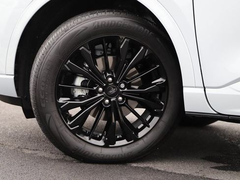 Used 2025 Ford Escape ST-Line Elite w/ Premium Technology Package image 2