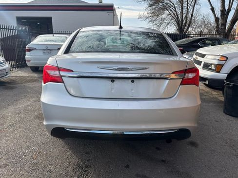 Used 2012 Chrysler 200 LX FWD image 5
