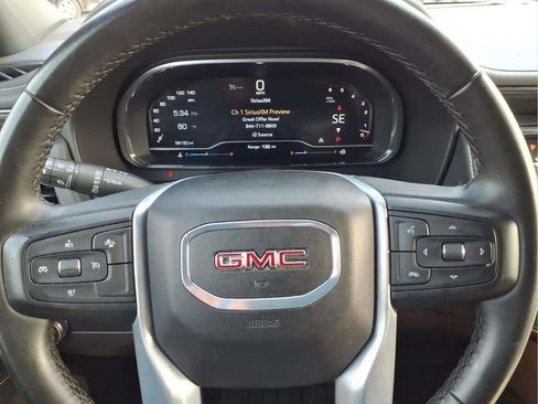 Used 2024 GMC Yukon SLT RWD image 14