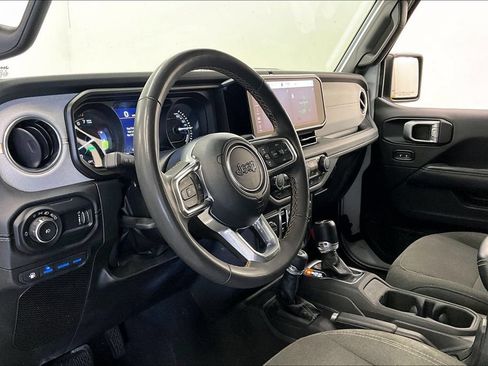 Used 2024 Jeep Wrangler Unlimited Sahara AWD/4WD image 13