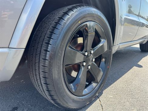 Used 2015 Jeep Grand Cherokee Altitude AWD/4WD image 10