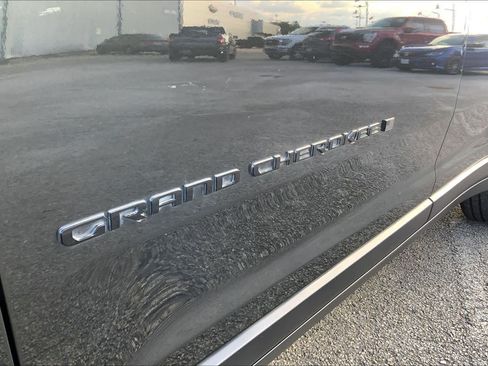 Used 2023 Jeep Grand Cherokee L Limited w/ Black Appearance Package RWD image 54