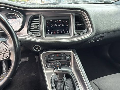 Used 2020 Dodge Challenger SXT RWD image 20