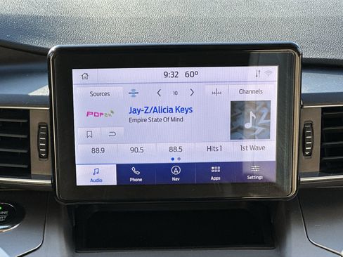 Used 2021 Ford Explorer XLT w/ Equipment Group 202A image 26