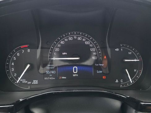 Used 2018 Cadillac XT5 Luxury w/ Driver Awareness Package AWD/4WD image 27